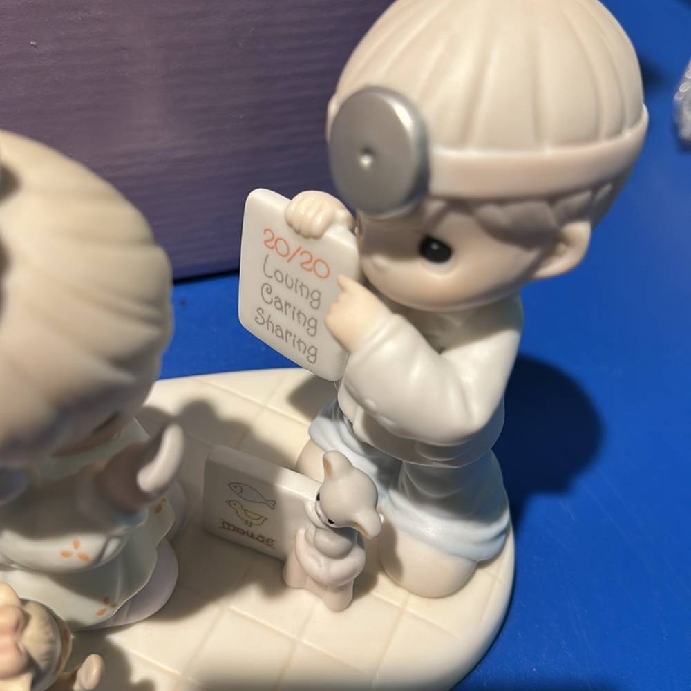 Precious Moments 20th anniversary figurine - Picture 3 of 5